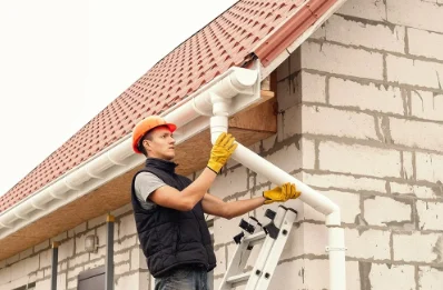 Pose et remplacement de gouttières à Omps